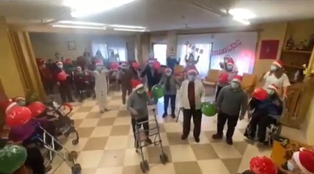 Residentes y trabajadores de Caracillo felicitan la Navidad con un vídeo conjunto